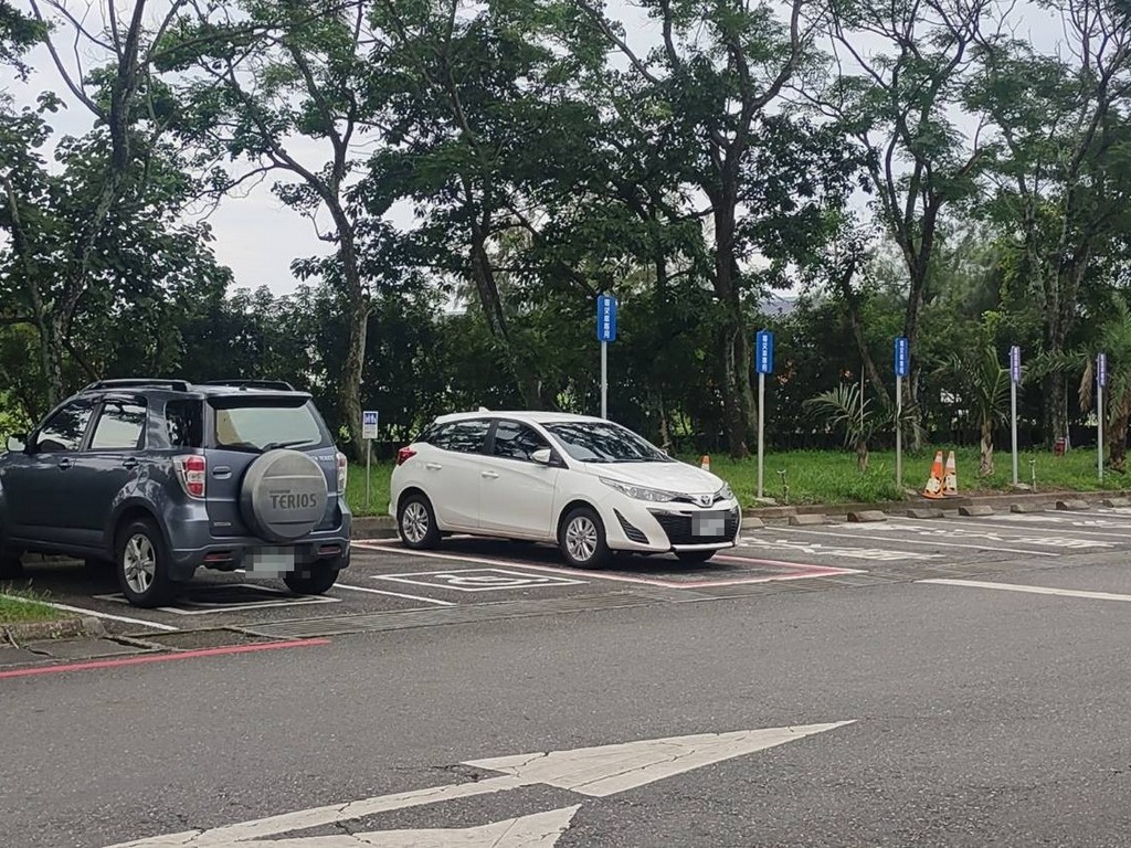 公共空間無障礙設施-身障及孕婦專用停車位