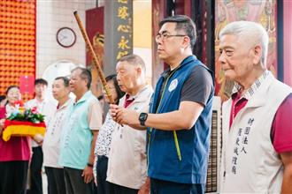 環境部長至羅東城隍廟參拜、恭請神尊
