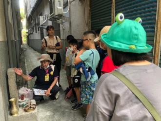 蕭夙真女士帶著小朋友進行宜蘭舊城文化巡禮