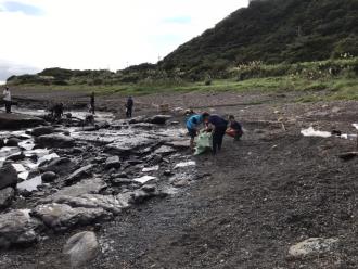 宜蘭環保局與海保署及NGO團體共同清理海岸 