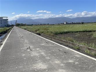 圖4.農機未清潔便行駛道路，造成路面污染及行車危險.jpg