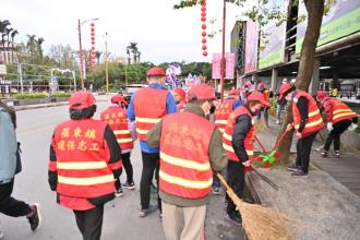 圖3.羅東環保志工掃街情形