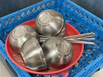 圖8推廣使用循環容器（集安宮）