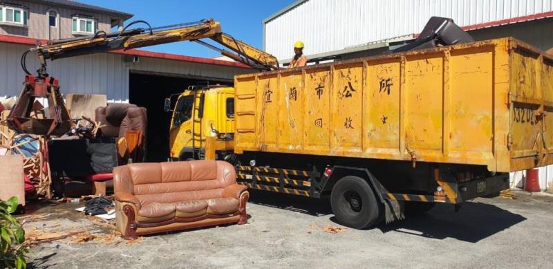 圖片說明：宜蘭市巨大垃圾收運