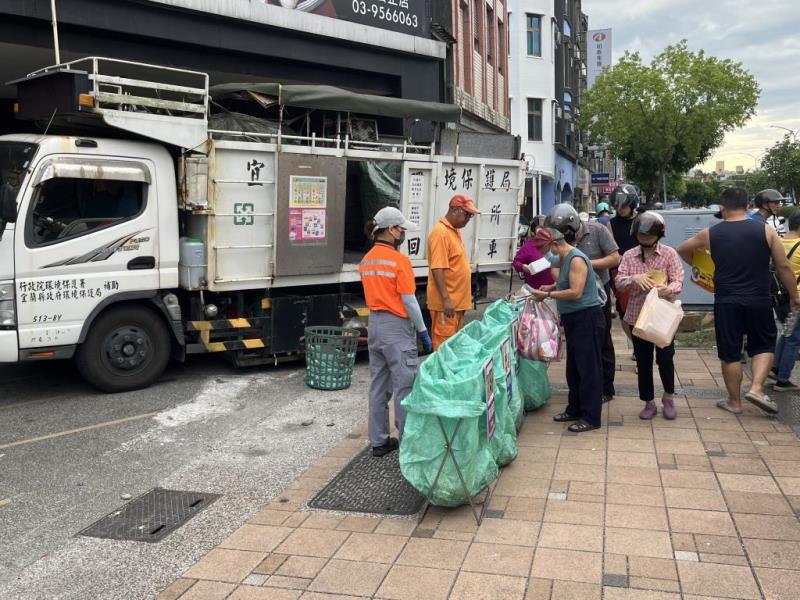 圖片說明：羅東鎮定點垃圾收運