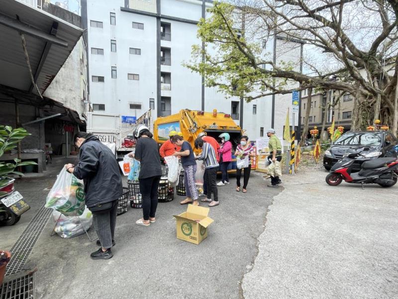 圖片說明：定時定點收運垃圾示意圖