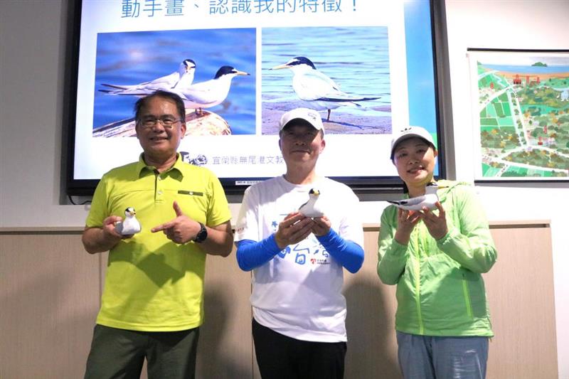 彩繪小燕鷗陶鳥