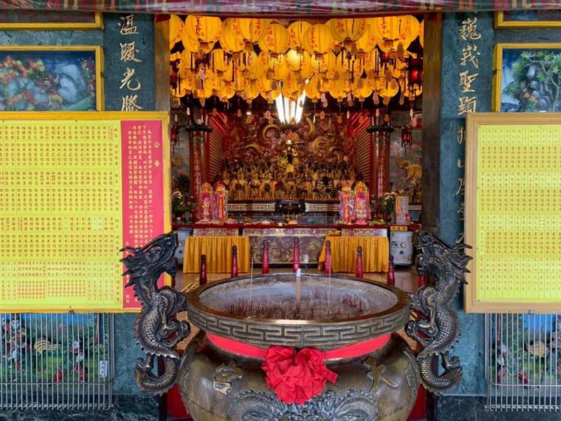 圖3、香支三炷減為一炷，一爐一香也誠心