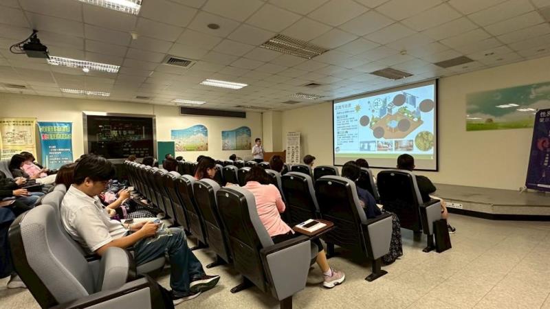 圖片說明：圖1.特邀環境部室內空品專案計畫-明志科大計畫執行團隊許峻嘉協同主持人蒞臨宣講