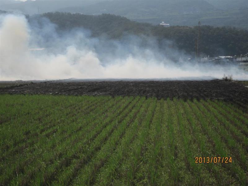 燃燒稻草稽查照片